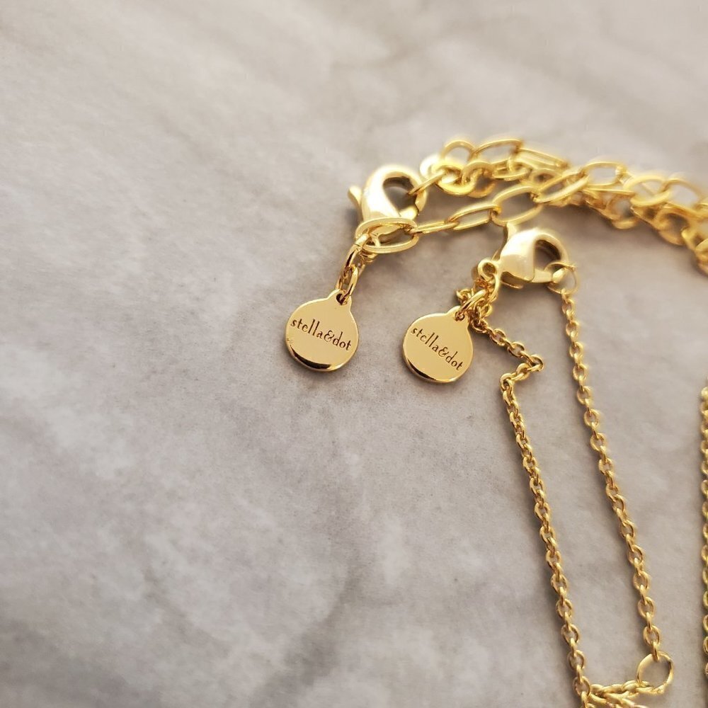 ✨ Stella and Dot Mother of Pearl Fortuna Set Charm Pendant Minimalist Necklace ✨ - Picture 8 of 10